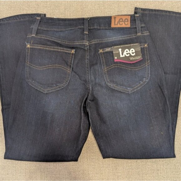 New Lee Women’s Petite Midrise Mid  Rise Straight Leg Dark Wash Jeans, size  6P - Picture 5 of 6